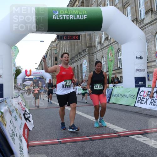 07.09.2025 - BARMER Alsterlauf Strokosch-Dieckow http://msf.ph/oto/8725032 07.09.2025 10:17:37 Ziel 2031, 2222, 2447, 2448, 2461, 2555, 2718, 4065, 4113, 4115, 4492, 4650, 4995, 5232, 5832, 6292 meine-sportfotos.de