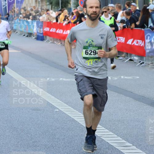07.09.2025 - BARMER Alsterlauf Strokosch-Dieckow http://msf.ph/oto/8725033 07.09.2025 09:47:26 Ziel 2081, 2121, 2278, 2584, 2656, 3465, 3650, 3974, 4034, 4182, 4731, 4884, 4946, 4977, 5043, 5423, 5745, 5757, 5917, 5966, 6131, 8009, 8275, 8391, 8454 meine-sportfotos.de