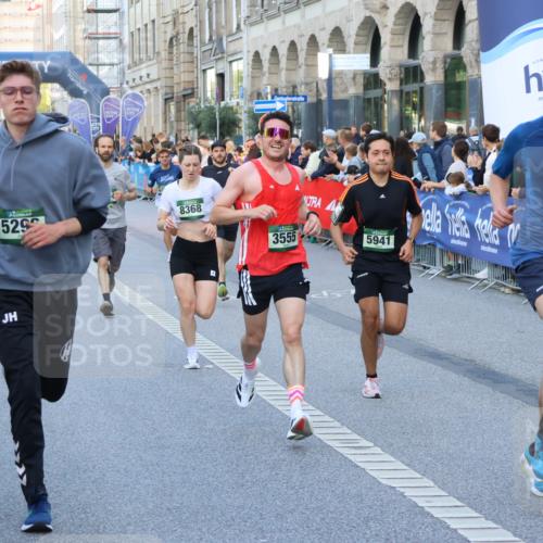 07.09.2025 - BARMER Alsterlauf Strokosch-Dieckow http://msf.ph/oto/8725049 07.09.2025 09:47:23 Ziel 2121, 2278, 2584, 2656, 3650, 3974, 4034, 4182, 4212, 4731, 4884, 4977, 5043, 5423, 5745, 5917, 5966, 6131, 8391, 8454 meine-sportfotos.de