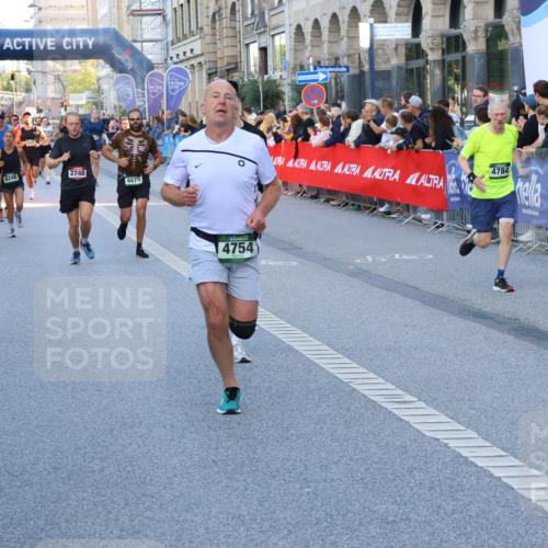 07.09.2025 - BARMER Alsterlauf Strokosch-Dieckow http://msf.ph/oto/8725095 07.09.2025 09:47:13 Ziel 2121, 2656, 3484, 3650, 3974, 4034, 4068, 4212, 4408, 4524, 4978, 5043, 5538, 5966, 6298, 6321, 8391, 8454 meine-sportfotos.de