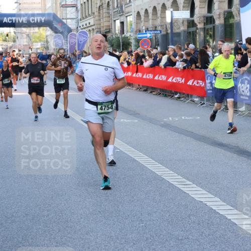 07.09.2025 - BARMER Alsterlauf Strokosch-Dieckow http://msf.ph/oto/8725098 07.09.2025 09:47:13 Ziel 2121, 2656, 3484, 3650, 3974, 4034, 4068, 4212, 4408, 4524, 4978, 5043, 5538, 5966, 6298, 6321, 8391, 8454 meine-sportfotos.de