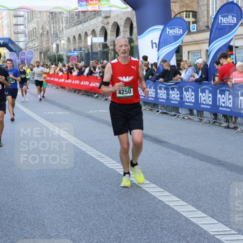 07.09.2025 - BARMER Alsterlauf Strokosch-Dieckow http://msf.ph/oto/8725150 07.09.2025 09:47:05 Ziel 2564, 3484, 3555, 4010, 4068, 4196, 4212, 4408, 4427, 4524, 4978, 5296, 5538, 5775, 5941, 6294, 6298, 6321, 8161, 8339, 8368 meine-sportfotos.de