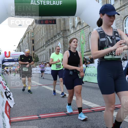 07.09.2025 - BARMER Alsterlauf Strokosch-Dieckow http://msf.ph/oto/8725166 07.09.2025 10:18:39 Ziel 2493, 3000, 3199, 3200, 3435, 3724, 3993, 4293, 4322, 4404, 4802, 5994, 8119, 8326 meine-sportfotos.de