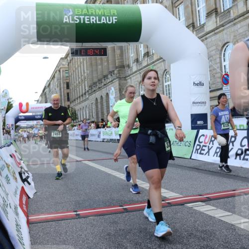 07.09.2025 - BARMER Alsterlauf Strokosch-Dieckow http://msf.ph/oto/8725167 07.09.2025 10:18:39 Ziel 2493, 3000, 3199, 3200, 3435, 3724, 3993, 4293, 4322, 4404, 4802, 5994, 8119, 8326 meine-sportfotos.de