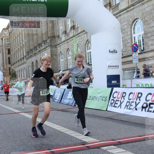 07.09.2025 - BARMER Alsterlauf Strokosch-Dieckow http://msf.ph/oto/8725180 07.09.2025 10:18:45 Ziel 2488, 2571, 3021, 3724, 4009, 4293, 4322, 4818, 5403, 5405, 5994 meine-sportfotos.de