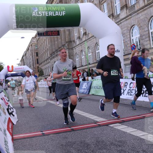 07.09.2025 - BARMER Alsterlauf Strokosch-Dieckow http://msf.ph/oto/8725221 07.09.2025 10:18:58 Ziel 2255, 2286, 2575, 2715, 3138, 3139, 3499, 4343, 4661, 4724, 8186, 8214 meine-sportfotos.de