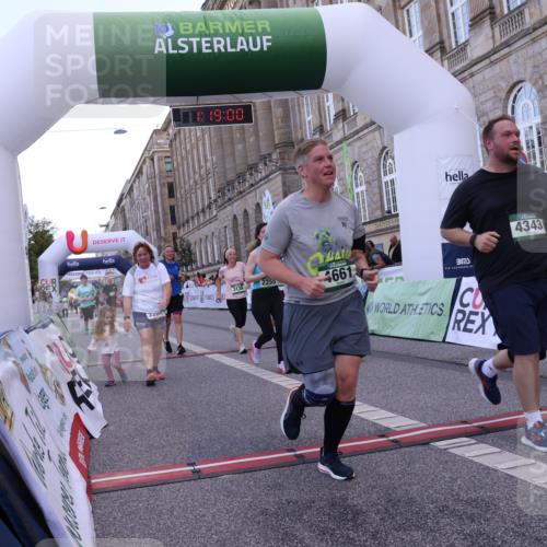 07.09.2025 - BARMER Alsterlauf Strokosch-Dieckow http://msf.ph/oto/8725222 07.09.2025 10:18:58 Ziel 2255, 2286, 2575, 2715, 3138, 3139, 3499, 4343, 4661, 4724, 8186, 8214 meine-sportfotos.de