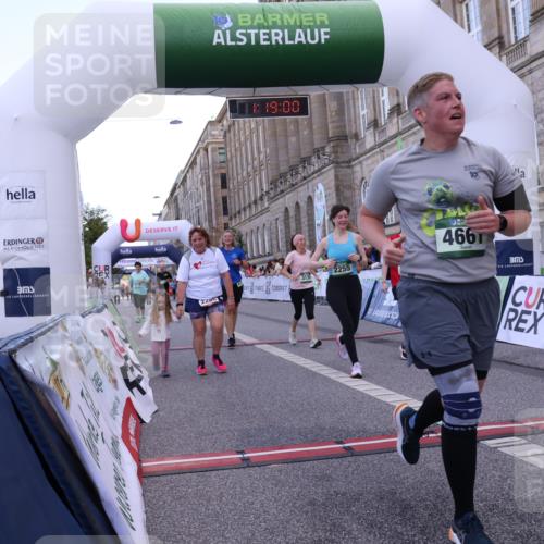 07.09.2025 - BARMER Alsterlauf Strokosch-Dieckow http://msf.ph/oto/8725224 07.09.2025 10:18:59 Ziel 2255, 2286, 2575, 2715, 3138, 3139, 3499, 4343, 4661, 4724, 8186, 8214 meine-sportfotos.de