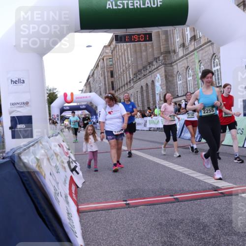 07.09.2025 - BARMER Alsterlauf Strokosch-Dieckow http://msf.ph/oto/8725227 07.09.2025 10:18:59 Ziel 2255, 2286, 2575, 2715, 3138, 3139, 3499, 4343, 4661, 4724, 8186, 8214 meine-sportfotos.de