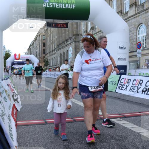 07.09.2025 - BARMER Alsterlauf Strokosch-Dieckow http://msf.ph/oto/8725240 07.09.2025 10:19:04 Ziel 2099, 2575, 2715, 3138, 3139, 4724 meine-sportfotos.de