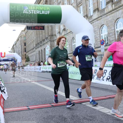 07.09.2025 - BARMER Alsterlauf Strokosch-Dieckow http://msf.ph/oto/8725272 07.09.2025 10:19:23 Ziel 2063, 2267, 2554, 2625, 3084, 3092, 3848, 3849, 4071, 4477, 8063 meine-sportfotos.de