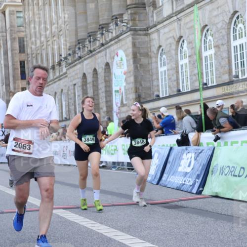 07.09.2025 - BARMER Alsterlauf Strokosch-Dieckow http://msf.ph/oto/8725285 07.09.2025 10:19:29 Ziel 2063, 3143, 3848, 3849, 4477, 4869 meine-sportfotos.de