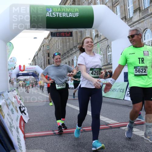 07.09.2025 - BARMER Alsterlauf Strokosch-Dieckow http://msf.ph/oto/8725323 07.09.2025 10:19:50 Ziel 2189, 2725, 3291, 3292, 3581, 3882, 4060, 4207, 4390, 4410, 4438, 4459, 5325, 5622, 5712, 6003 meine-sportfotos.de