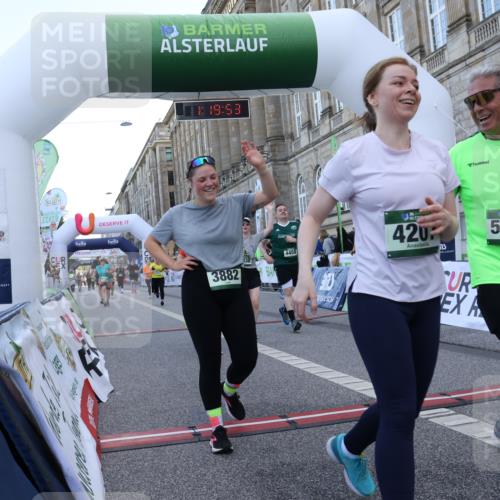 07.09.2025 - BARMER Alsterlauf Strokosch-Dieckow http://msf.ph/oto/8725325 07.09.2025 10:19:51 Ziel 2024, 2189, 2725, 3291, 3581, 3882, 4060, 4207, 4390, 4410, 4438, 4459, 5325, 5622, 5712, 6003 meine-sportfotos.de