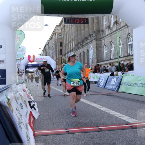 07.09.2025 - BARMER Alsterlauf Strokosch-Dieckow http://msf.ph/oto/8725339 07.09.2025 10:19:55 Ziel 2024, 3399, 3400, 3581, 4060, 4390, 4410, 4438, 4459, 5325, 5712, 6003 meine-sportfotos.de