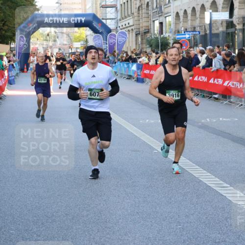 07.09.2025 - BARMER Alsterlauf Strokosch-Dieckow http://msf.ph/oto/8725341 07.09.2025 09:46:41 Ziel 2335, 2541, 2748, 2777, 4216, 4250, 4385, 4403, 4679, 4754, 4762, 4784, 4821, 4909, 5248, 5322, 5644, 5970, 6096, 8203, 8248, 8449 meine-sportfotos.de
