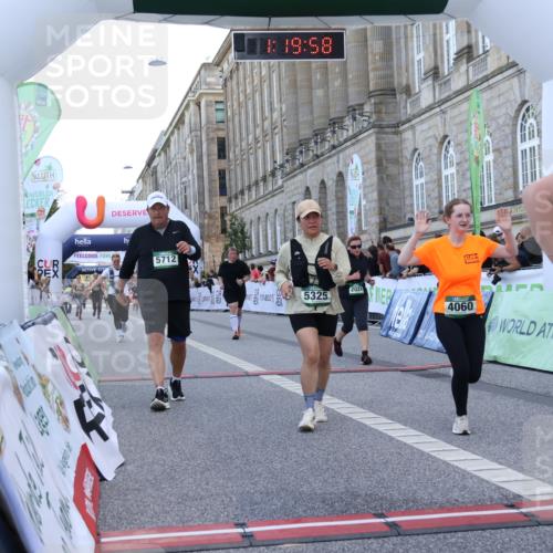07.09.2025 - BARMER Alsterlauf Strokosch-Dieckow http://msf.ph/oto/8725343 07.09.2025 10:19:57 Ziel 2024, 3399, 3400, 3581, 4060, 4390, 5325, 5712, 6003 meine-sportfotos.de