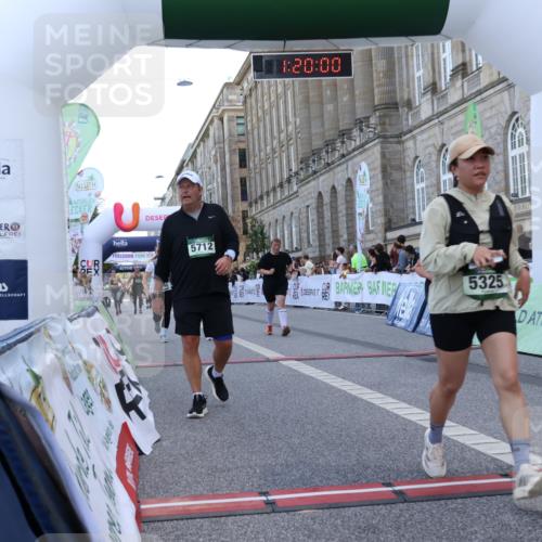 07.09.2025 - BARMER Alsterlauf Strokosch-Dieckow http://msf.ph/oto/8725346 07.09.2025 10:19:58 Ziel 2024, 3399, 3400, 3581, 4060, 4390, 4509, 4510, 5325, 5712, 6003 meine-sportfotos.de