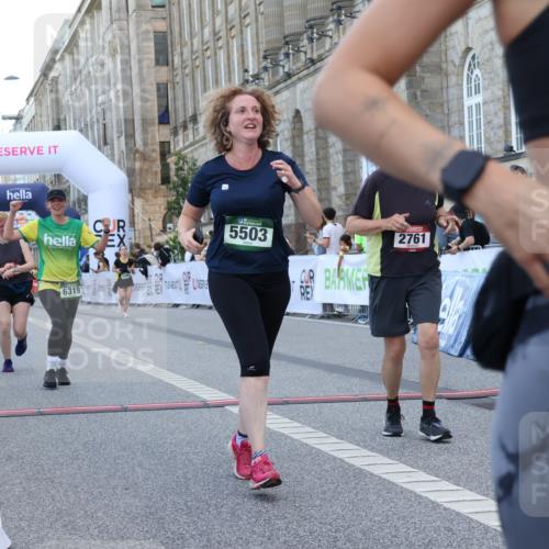 07.09.2025 - BARMER Alsterlauf Strokosch-Dieckow http://msf.ph/oto/8725369 07.09.2025 10:20:10 Ziel 2761, 4395, 4509, 4510, 4975, 5503, 5560, 6319 meine-sportfotos.de