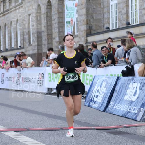 07.09.2025 - BARMER Alsterlauf Strokosch-Dieckow http://msf.ph/oto/8725378 07.09.2025 10:20:18 Ziel 3566, 3643, 3936, 5698 meine-sportfotos.de