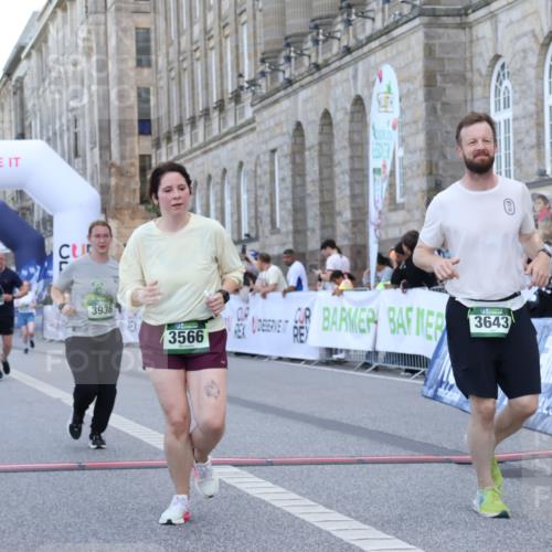 07.09.2025 - BARMER Alsterlauf Strokosch-Dieckow http://msf.ph/oto/8725379 07.09.2025 10:20:22 Ziel 3488, 3566, 3643, 3936, 5698 meine-sportfotos.de