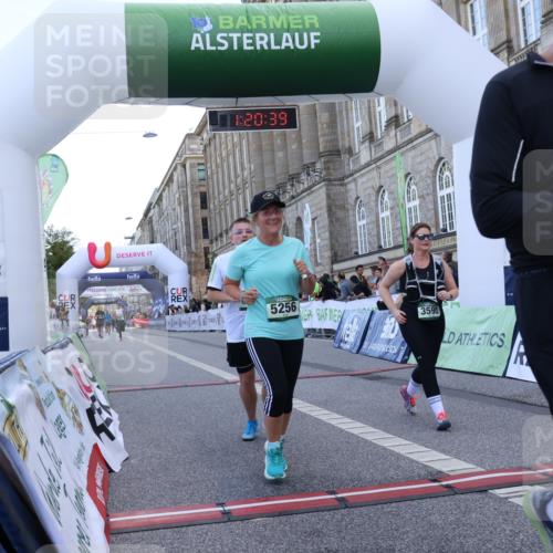07.09.2025 - BARMER Alsterlauf Strokosch-Dieckow http://msf.ph/oto/8725408 07.09.2025 10:20:37 Ziel 2525, 2980, 3595, 4393, 5138, 5256, 6044 meine-sportfotos.de