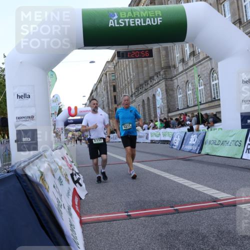 07.09.2025 - BARMER Alsterlauf Strokosch-Dieckow http://msf.ph/oto/8725435 07.09.2025 10:20:54 Ziel 2928, 2983, 3619, 5331, 5332 meine-sportfotos.de