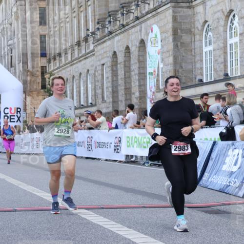 07.09.2025 - BARMER Alsterlauf Strokosch-Dieckow http://msf.ph/oto/8725446 07.09.2025 10:21:00 Ziel 2928, 2983, 4414, 4774, 4901 meine-sportfotos.de