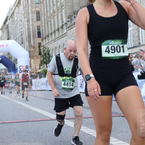 07.09.2025 - BARMER Alsterlauf Strokosch-Dieckow http://msf.ph/oto/8725456 07.09.2025 10:21:05 Ziel 2928, 2983, 3216, 3672, 4414, 4774, 4901 meine-sportfotos.de