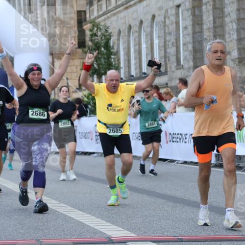 07.09.2025 - BARMER Alsterlauf Strokosch-Dieckow http://msf.ph/oto/8725481 07.09.2025 10:21:22 Ziel 2685, 2686, 2861, 2862, 2977, 3383, 4011, 4141, 4142, 4331 meine-sportfotos.de