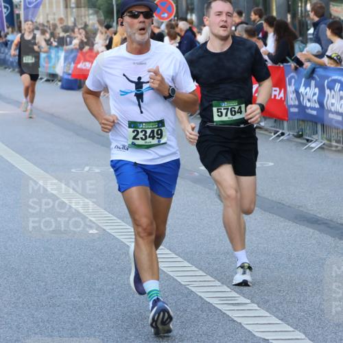 07.09.2025 - BARMER Alsterlauf Strokosch-Dieckow http://msf.ph/oto/8725511 07.09.2025 09:45:55 Ziel 2078, 2178, 2258, 2357, 2404, 2546, 2676, 2721, 2792, 2935, 3146, 3727, 3788, 3874, 4134, 4224, 4274, 4281, 4357, 4358, 4484, 4865, 5141, 5150, 5294, 5373, 5387, 5451, 5724, 5729, 5734, 5798, 5963, 6067, 6072, 6166, 6229, 8191, 8236, 8347, 8411 meine-sportfotos.de
