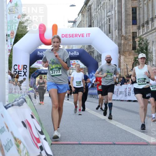 07.09.2025 - BARMER Alsterlauf Strokosch-Dieckow http://msf.ph/oto/8725515 07.09.2025 10:21:33 Ziel 3777, 4003, 4011, 4206, 4564, 4919, 5019, 5594, 5846, 5848 meine-sportfotos.de