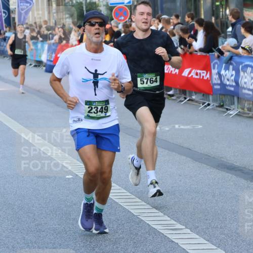 07.09.2025 - BARMER Alsterlauf Strokosch-Dieckow http://msf.ph/oto/8725517 07.09.2025 09:45:54 Ziel 2078, 2178, 2201, 2258, 2357, 2404, 2546, 2676, 2721, 2792, 2935, 3146, 3727, 3788, 3874, 4134, 4224, 4274, 4281, 4357, 4358, 4484, 4865, 5141, 5150, 5294, 5373, 5387, 5451, 5724, 5729, 5734, 5798, 5963, 6067, 6072, 6166, 6229, 8191, 8236, 8347, 8411 meine-sportfotos.de