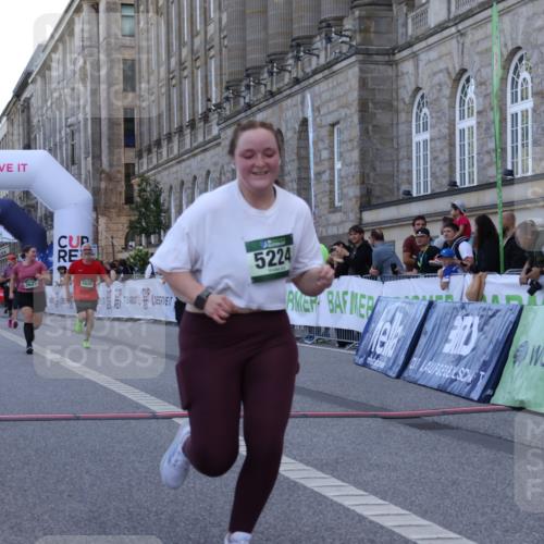 07.09.2025 - BARMER Alsterlauf Strokosch-Dieckow http://msf.ph/oto/8725549 07.09.2025 10:21:53 Ziel 2241, 3354, 3355, 5224, 5623, 5625, 5916 meine-sportfotos.de