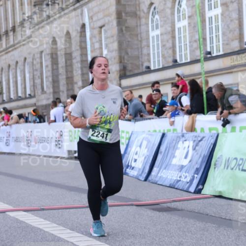 07.09.2025 - BARMER Alsterlauf Strokosch-Dieckow http://msf.ph/oto/8725550 07.09.2025 10:21:54 Ziel 2241, 3354, 3355, 5224, 5623, 5625, 5916 meine-sportfotos.de