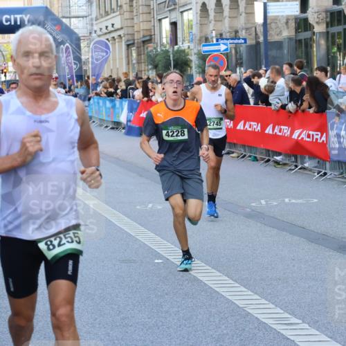 07.09.2025 - BARMER Alsterlauf Strokosch-Dieckow http://msf.ph/oto/8725564 07.09.2025 09:45:31 Ziel 2329, 2349, 2601, 2627, 3160, 4683, 5329, 5355, 5591, 5764, 8256 meine-sportfotos.de