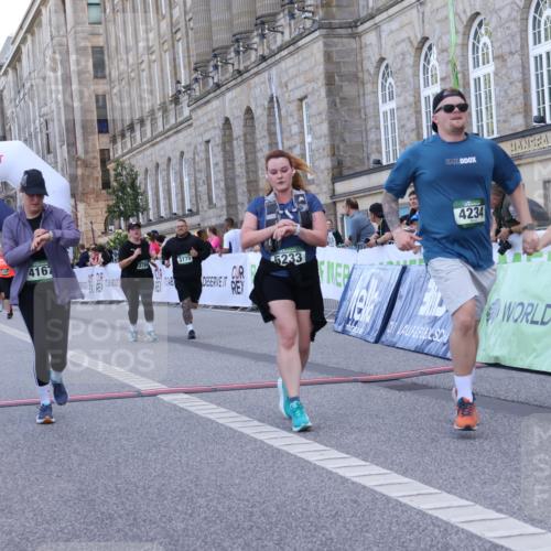 07.09.2025 - BARMER Alsterlauf Strokosch-Dieckow http://msf.ph/oto/8725581 07.09.2025 10:22:06 Ziel 2090, 3183, 3779, 3780, 3965, 3994, 4167, 4233, 4234, 5233 meine-sportfotos.de