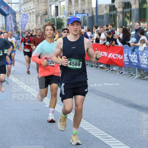 07.09.2025 - BARMER Alsterlauf Strokosch-Dieckow http://msf.ph/oto/8725611 07.09.2025 09:45:24 Ziel 2329, 2349, 4683, 4805, 5344, 5438, 5764 meine-sportfotos.de