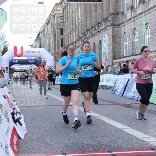 07.09.2025 - BARMER Alsterlauf Strokosch-Dieckow http://msf.ph/oto/8725618 07.09.2025 10:22:24 Ziel 2281, 2706, 3312, 3313, 3547, 5959 meine-sportfotos.de