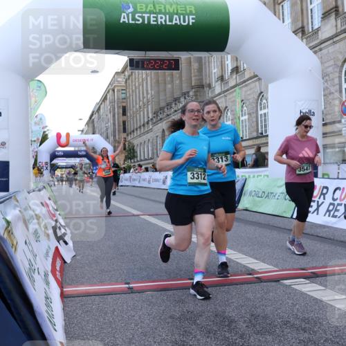 07.09.2025 - BARMER Alsterlauf Strokosch-Dieckow http://msf.ph/oto/8725621 07.09.2025 10:22:25 Ziel 2281, 2706, 3312, 3313, 3547, 4437, 5959 meine-sportfotos.de