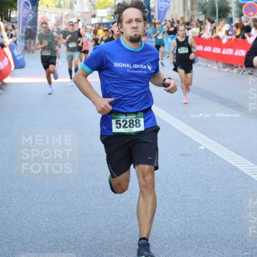 07.09.2025 - BARMER Alsterlauf Strokosch-Dieckow http://msf.ph/oto/8725647 07.09.2025 09:45:15 Ziel 2745, 3627, 4228, 4805, 5344, 5438, 6262 meine-sportfotos.de