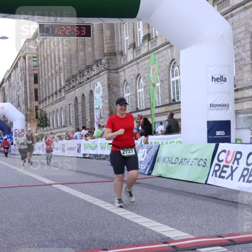07.09.2025 - BARMER Alsterlauf Strokosch-Dieckow http://msf.ph/oto/8725680 07.09.2025 10:22:51 Ziel 2727, 2972, 2976, 3699, 4350 meine-sportfotos.de