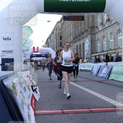 07.09.2025 - BARMER Alsterlauf Strokosch-Dieckow http://msf.ph/oto/8725699 07.09.2025 10:23:00 Ziel 2972, 3223, 3248, 3571, 3668, 4001, 4166, 4350, 4907, 5735 meine-sportfotos.de