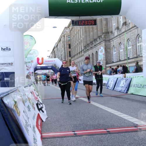 07.09.2025 - BARMER Alsterlauf Strokosch-Dieckow http://msf.ph/oto/8725721 07.09.2025 10:23:07 Ziel 2051, 3964, 4001, 4166, 4907, 5735, 5914, 6314, 8192 meine-sportfotos.de