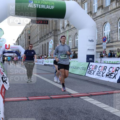 07.09.2025 - BARMER Alsterlauf Strokosch-Dieckow http://msf.ph/oto/8725723 07.09.2025 10:23:09 Ziel 2051, 3070, 3964, 4166, 4907, 5914, 6314, 8192 meine-sportfotos.de