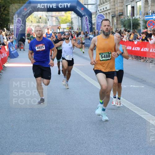 07.09.2025 - BARMER Alsterlauf Strokosch-Dieckow http://msf.ph/oto/8725724 07.09.2025 09:45:00 Ziel 2072, 2745, 2869, 3627, 3877, 4030, 4076, 4228, 4391, 4569, 4575, 4825, 4885, 4974, 5773, 6163, 8015, 8163, 8255, 8442 meine-sportfotos.de