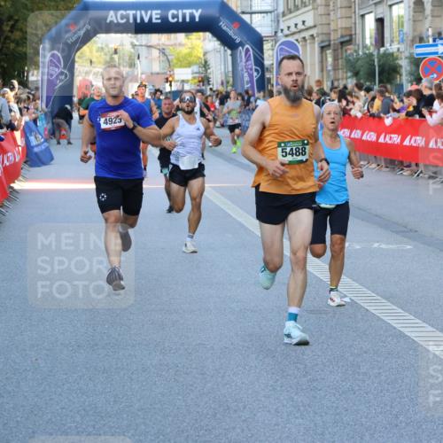 07.09.2025 - BARMER Alsterlauf Strokosch-Dieckow http://msf.ph/oto/8725730 07.09.2025 09:45:00 Ziel 2072, 2745, 2869, 3627, 3877, 4030, 4076, 4228, 4391, 4569, 4575, 4825, 4885, 4974, 5773, 6163, 8015, 8163, 8255, 8442 meine-sportfotos.de