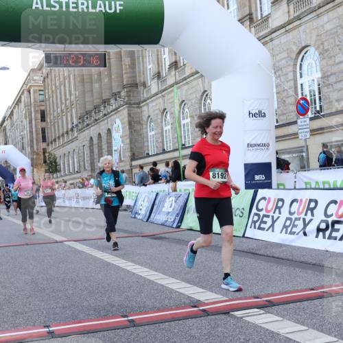 07.09.2025 - BARMER Alsterlauf Strokosch-Dieckow http://msf.ph/oto/8725735 07.09.2025 10:23:14 Ziel 2499, 3026, 3070, 4528, 5489, 5951, 6314, 8192 meine-sportfotos.de
