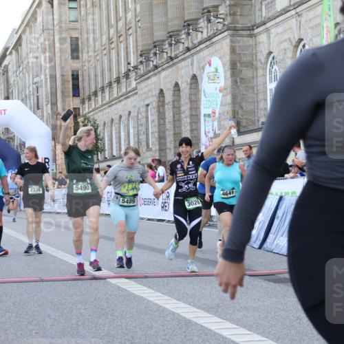07.09.2025 - BARMER Alsterlauf Strokosch-Dieckow http://msf.ph/oto/8725748 07.09.2025 10:23:20 Ziel 2246, 2336, 2337, 2499, 3026, 3070, 3128, 4528, 4641, 5489, 5586, 5951 meine-sportfotos.de