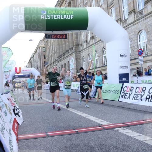 07.09.2025 - BARMER Alsterlauf Strokosch-Dieckow http://msf.ph/oto/8725752 07.09.2025 10:23:22 Ziel 2243, 2246, 2336, 2337, 2499, 3026, 3128, 4528, 4641, 5489, 5586, 5951 meine-sportfotos.de